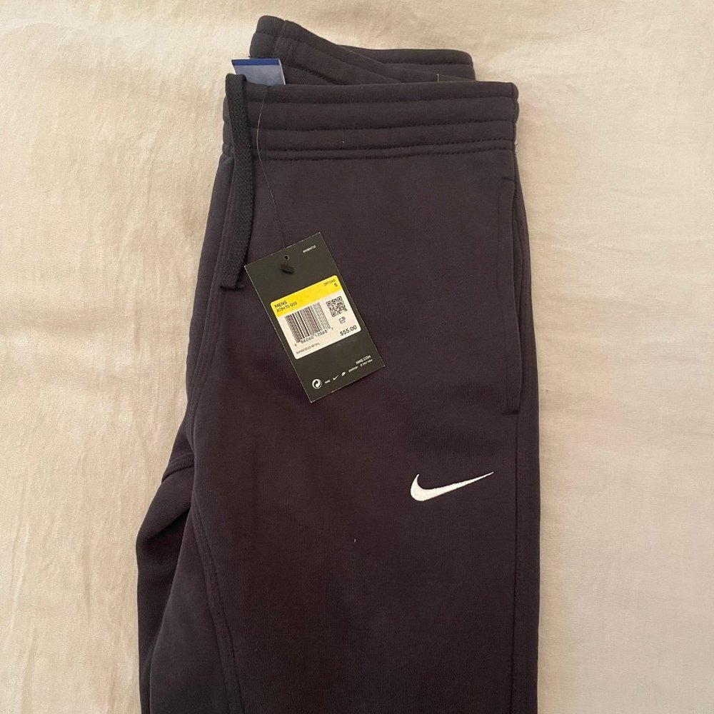 Nike Club Fleece Joggers Small Slim Fit - worn once